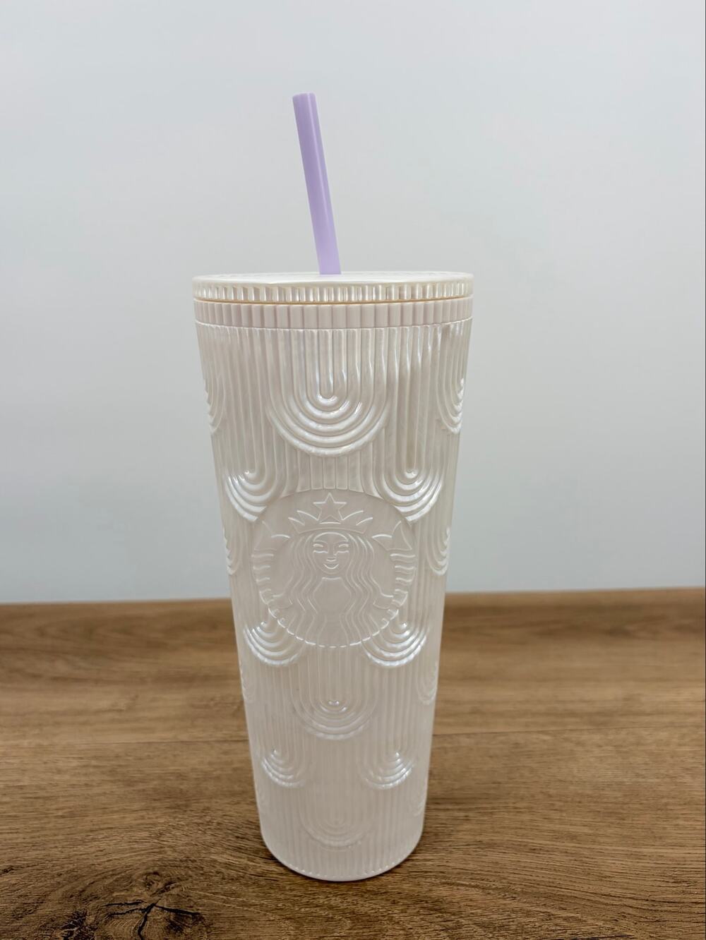 NEW Starbucks 2023 White Pearl Shell Mermaid Scales Venti Cold Cup Tumbler 24oz